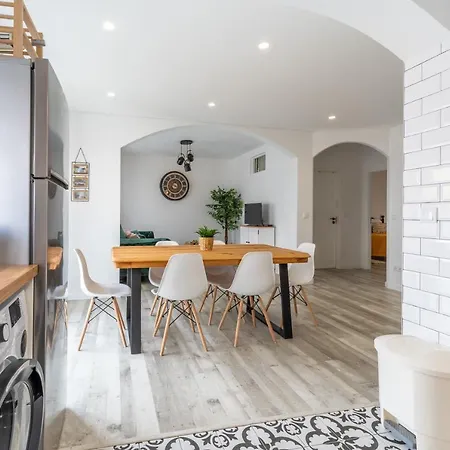 Apartamento T2 Fredjo Apartment